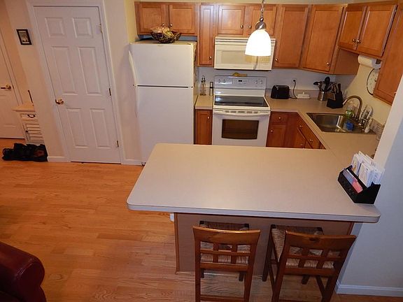 3rd image of 46 Ashford St Unit 6