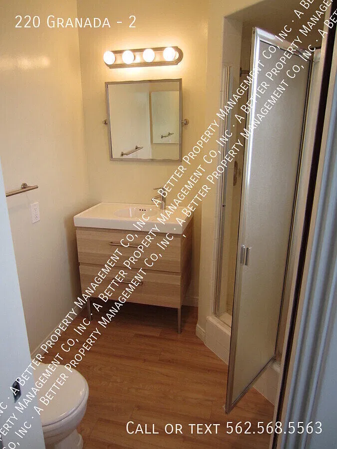 Granada Towers Modern Upgraded 2 Bed/2 Bath Gated W/Parking — Photo 4
