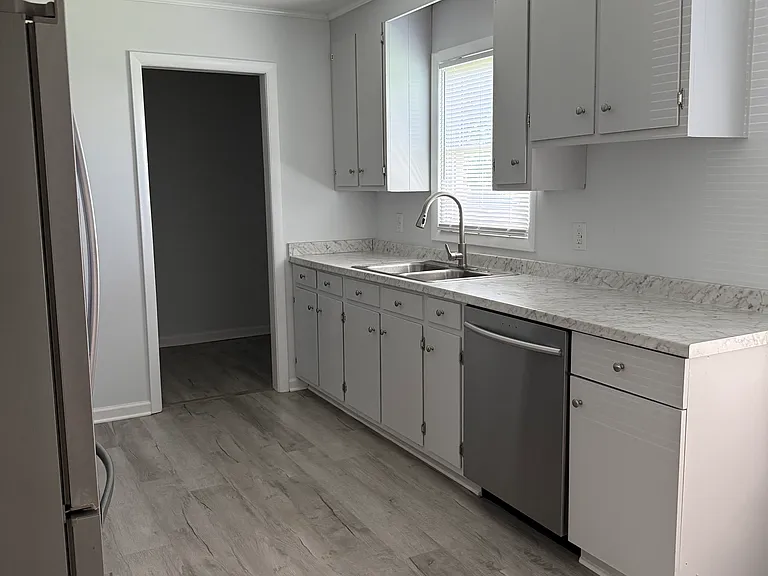 705 Dane St — Photo 4