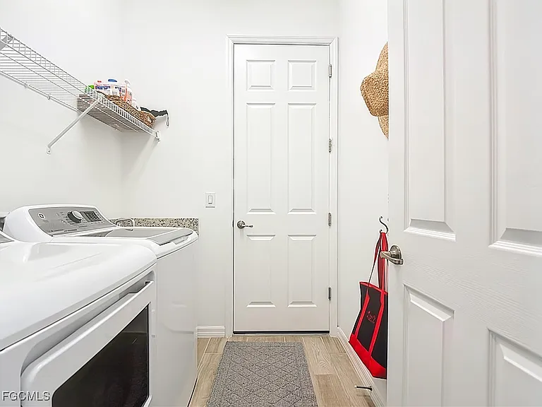 15919 Leaning Pine Ln — Photo 36