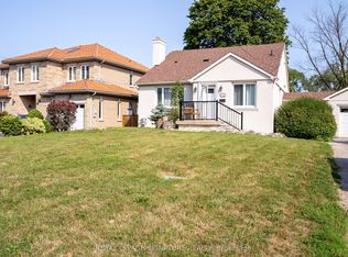 42 Kingsview Blvd, Toronto, ON M9R 1T8