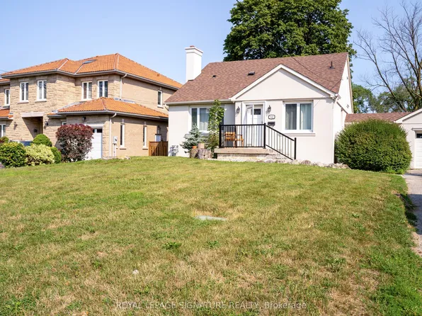 42 Kingsview Blvd, Toronto, ON M9R 1T8