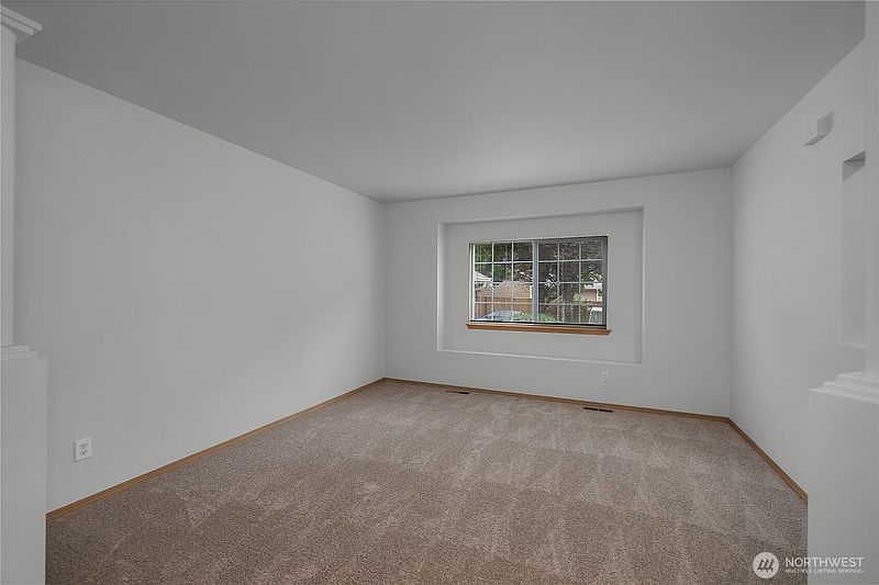4th image of 3016 Powder Ridge Street SE