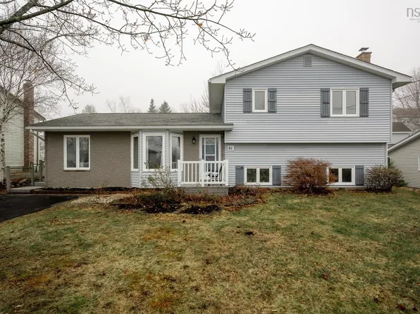 61 Lancaster Dr, Halifax, NS B3V 1H9
