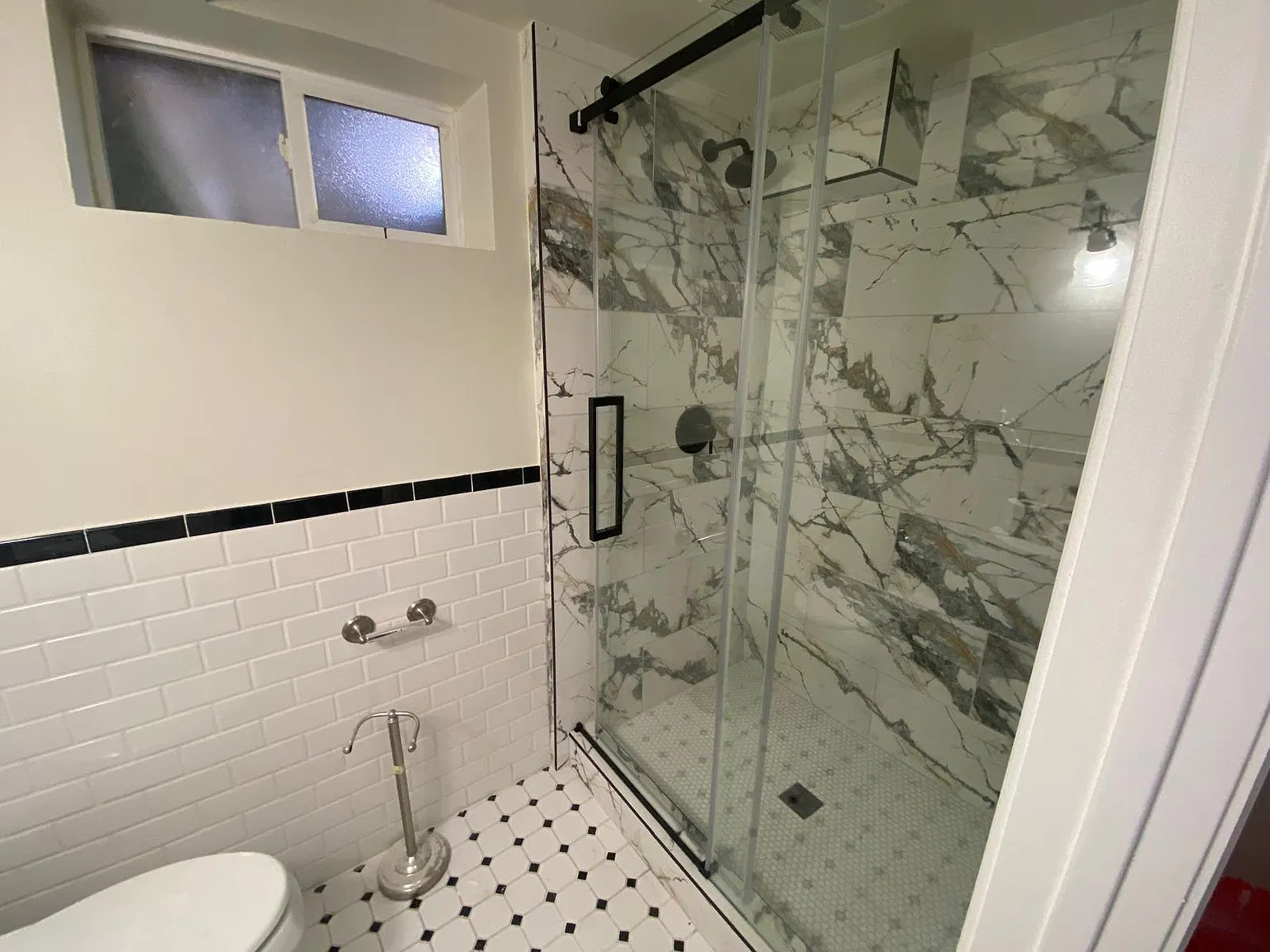 5 bed, 110 sqft, $899 — Photo 3
