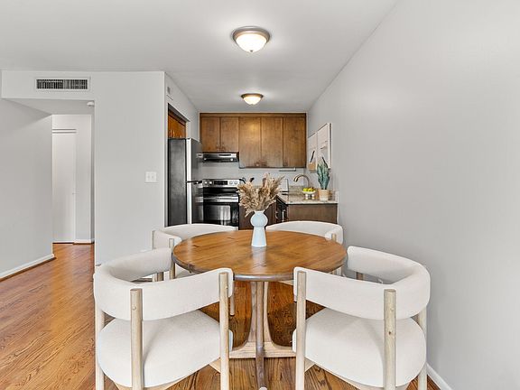 4th image of 1900 Richard Jones Rd APT B207