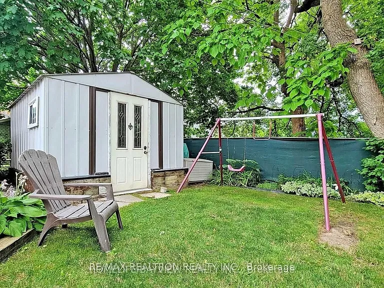241 Septonne Ave — Photo 15