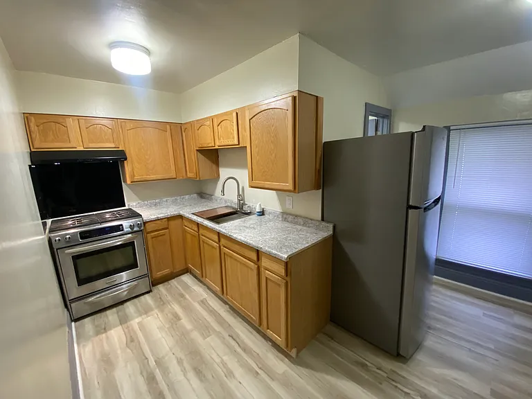 1064 Main St #3 — Photo 5