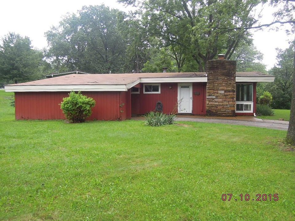 1st image of 900 Coffey Dr