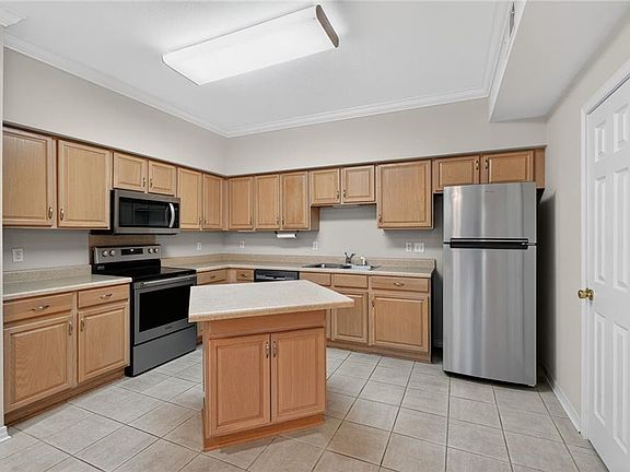 5th image of 1004 Old Metairie Pl