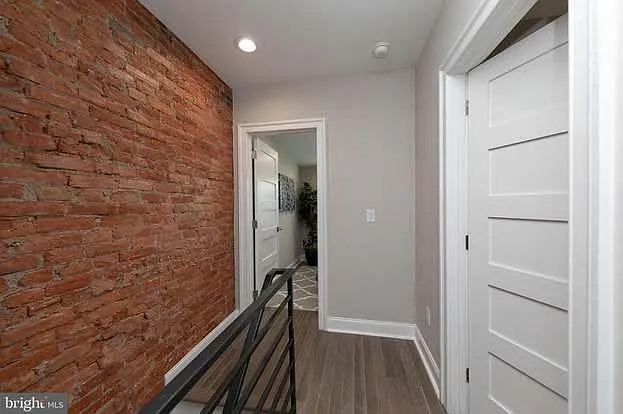 2044 Mountain St — Photo 9