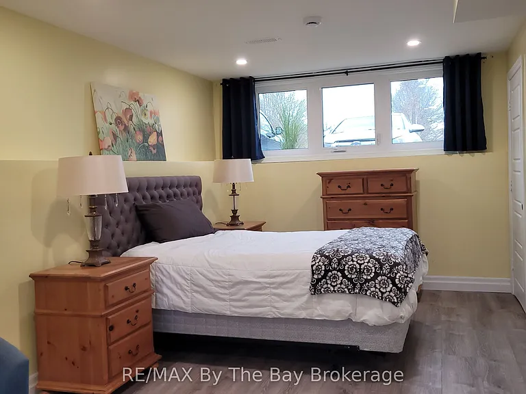 7 Harbour Cres #2 — Photo 6