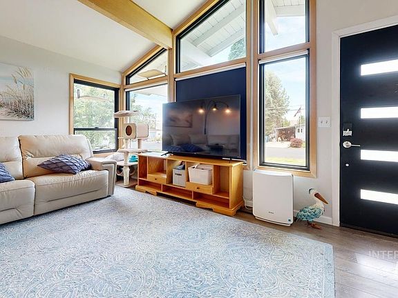 5th image of 408 Park Dr