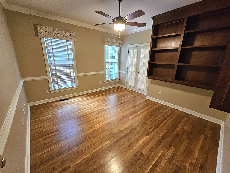 125 Woodmere Ct — Photo 16