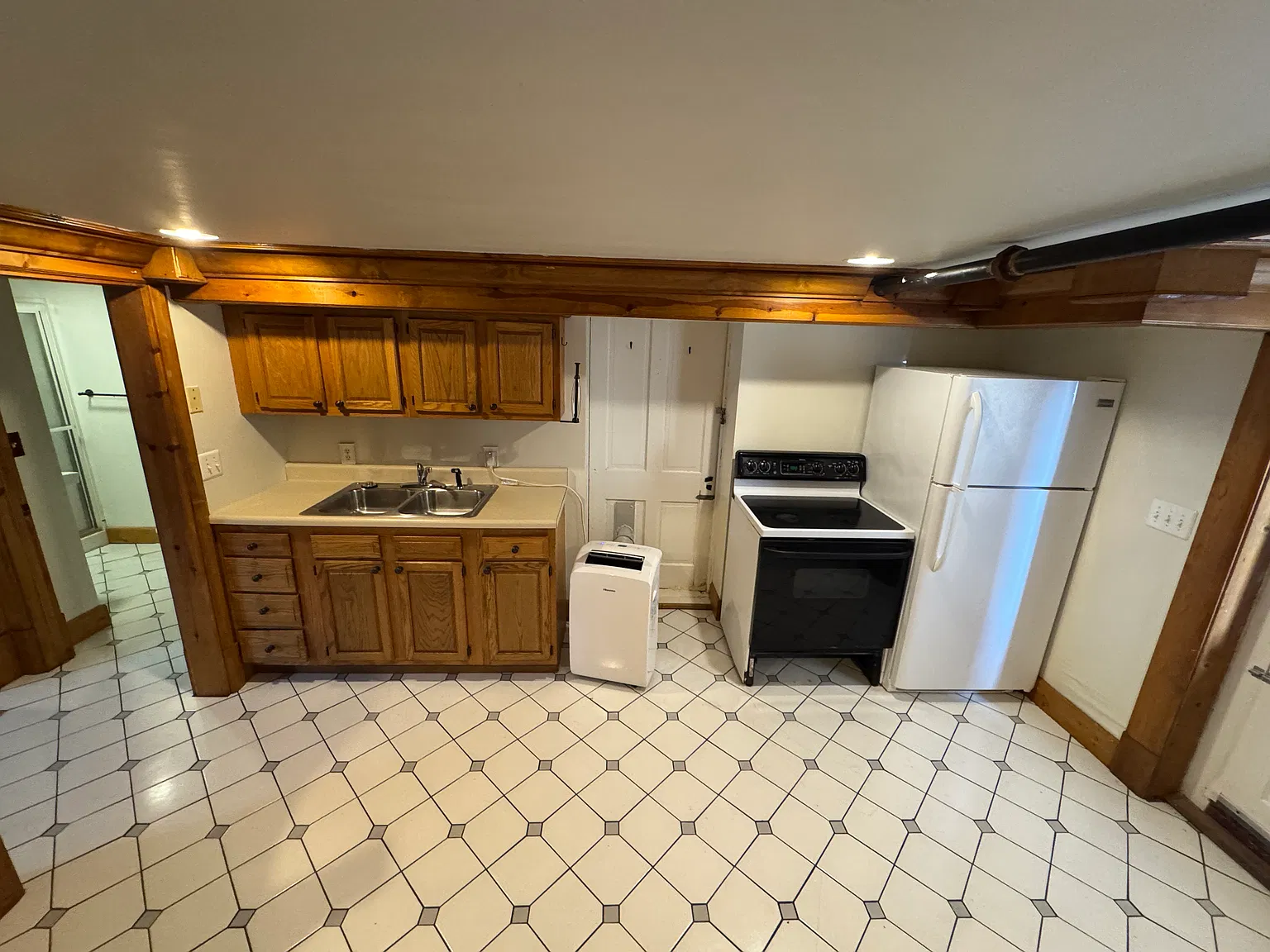 Studio, 500 sqft, $795 — Photo 3