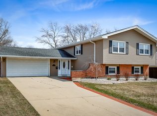 1985 Oakdale Rd, Hoffman Estates, IL 60169