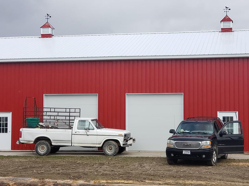 1st image of 46482 Round Butte Rd