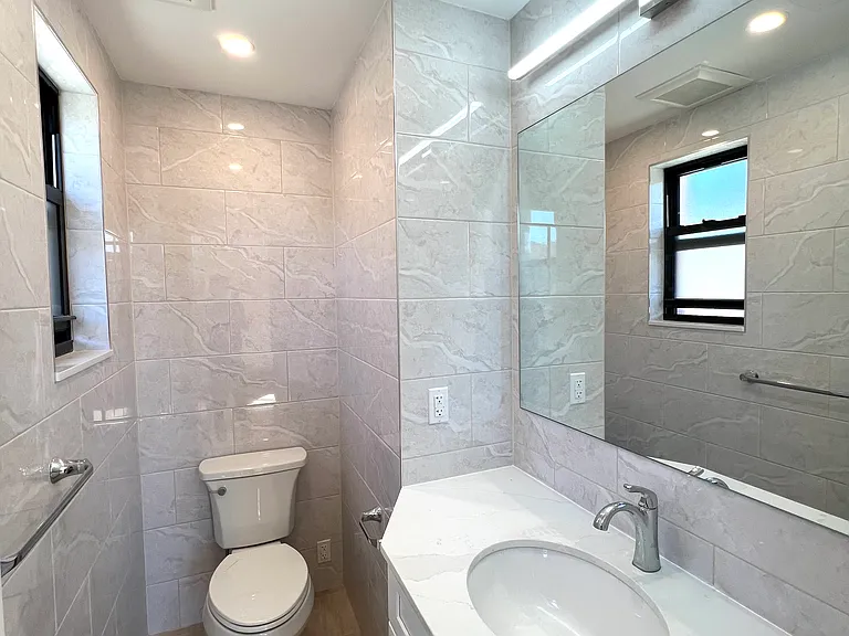 7 Bay 32nd St #2F — Photo 9