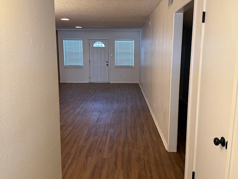 1322 Tanglewood Ln #1322 — Photo 2