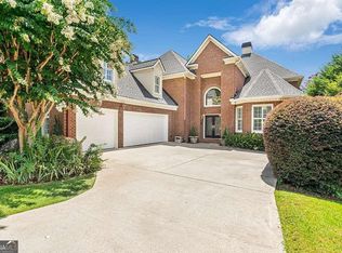 725 Falling Rocks Ct, Roswell, GA 30076