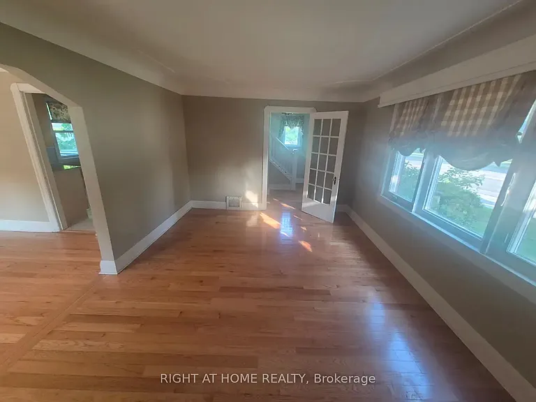 755 Maple Ave — Photo 4