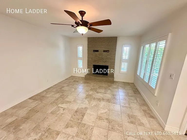 8084 E Del Laton Dr — Photo 6