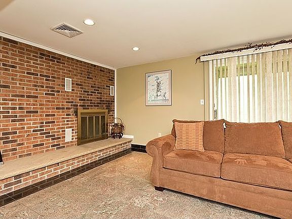 4th image of 551 Brunswick Pike