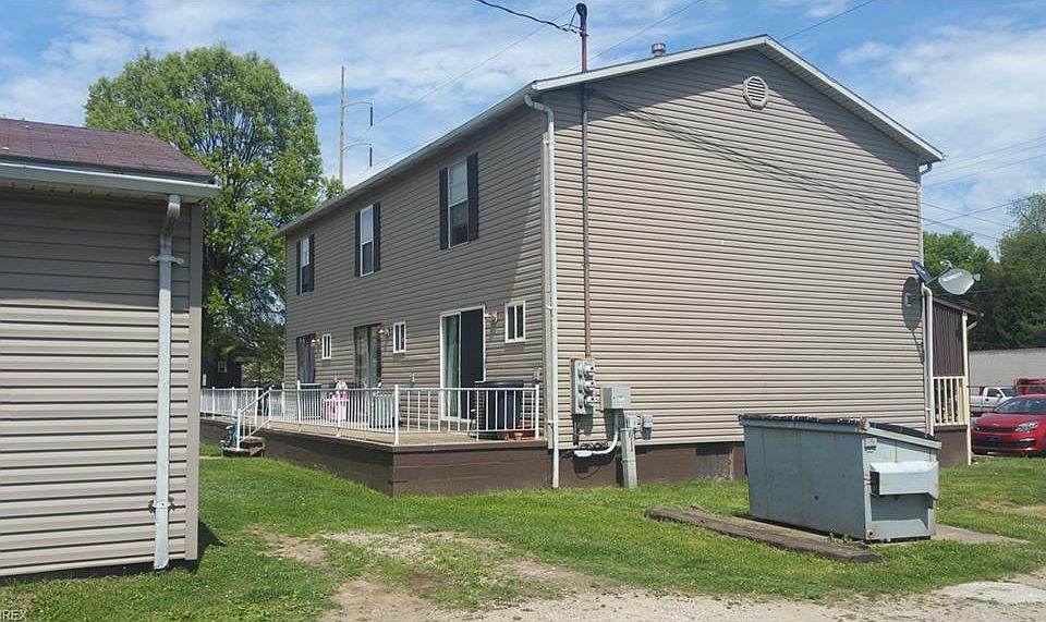 2nd image of 905 Florence St