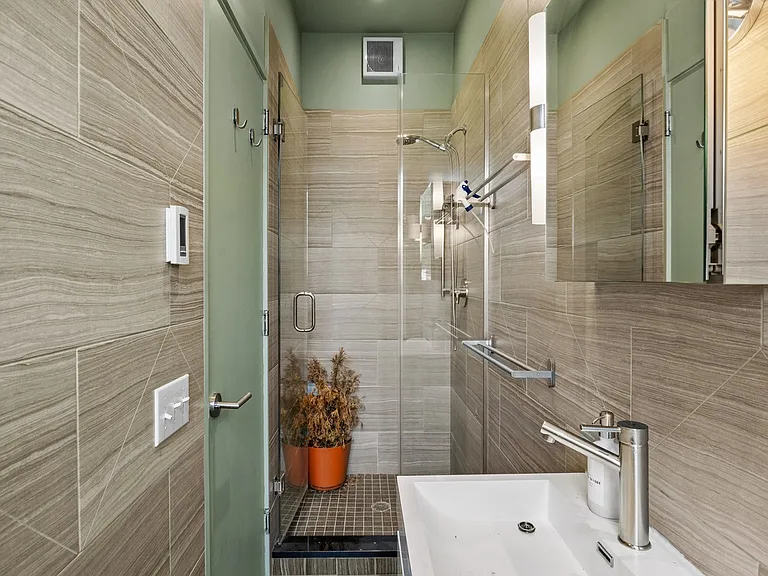 286 Hancock St #2 — Photo 8