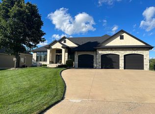 7332 SW Kings Forest Rd, Topeka, KS 66610