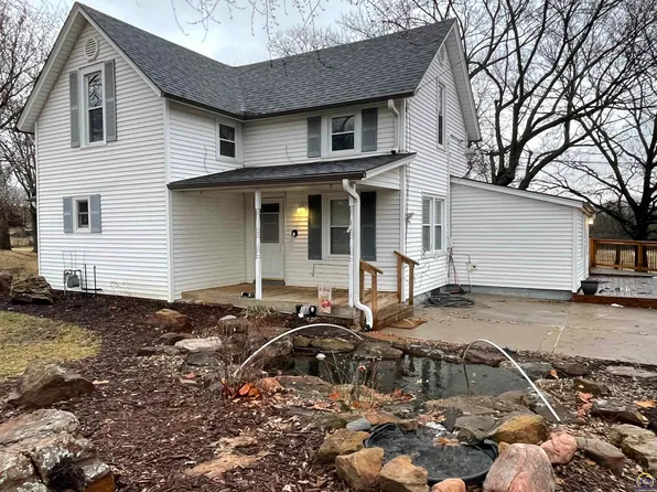 5004 NE Indian Creek Rd, Topeka, KS 66617