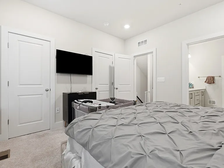 153 Locke St — Photo 24