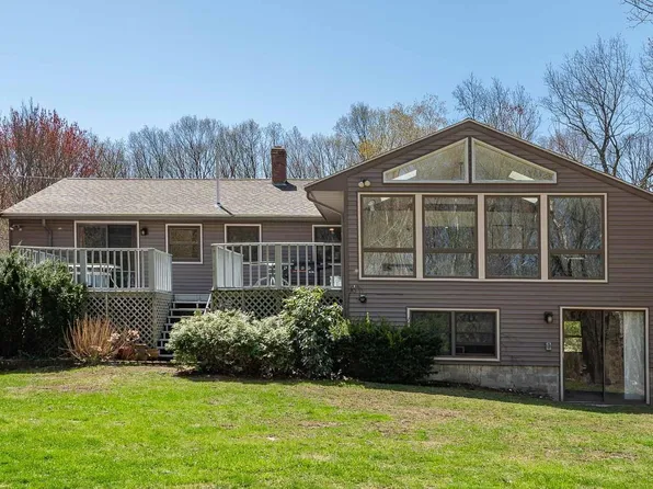 26 Merrill Drive, Atkinson, NH 03811