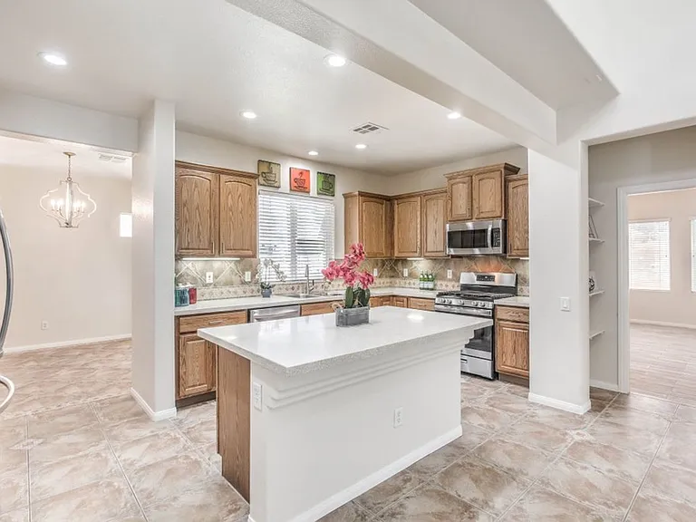 10517 Howling Coyote Ave — Photo 13