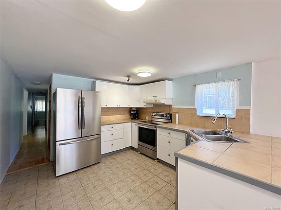 3rd image of 401 Conuma Dr