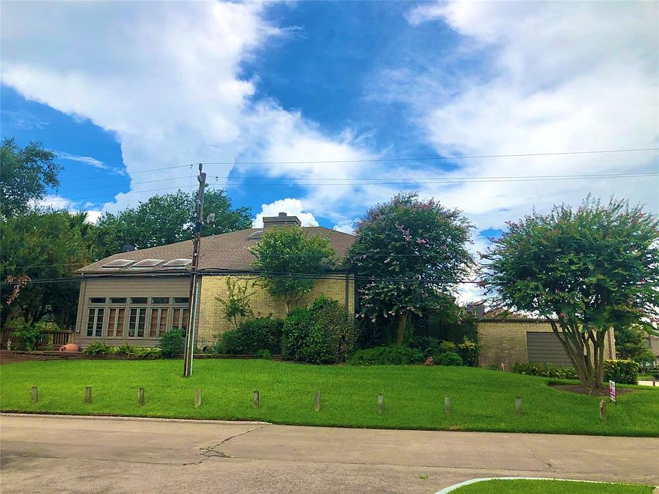 1st image of 18244 Lakeside Ln