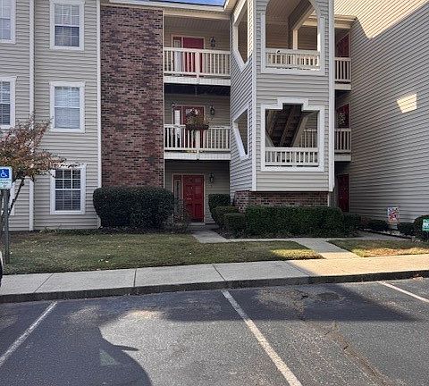 3rd image of 2705 Preston Woods Ln APT 3