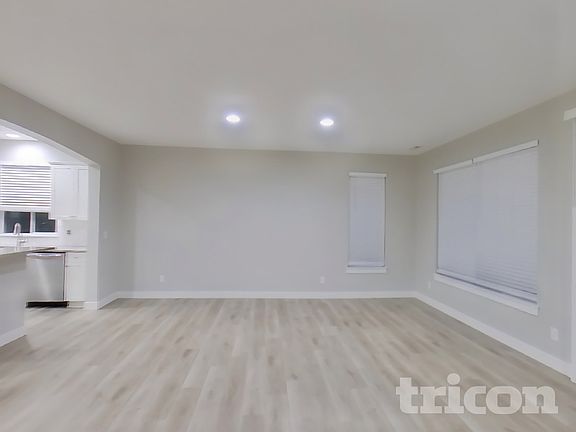 3rd image of 19110 105th Ave E