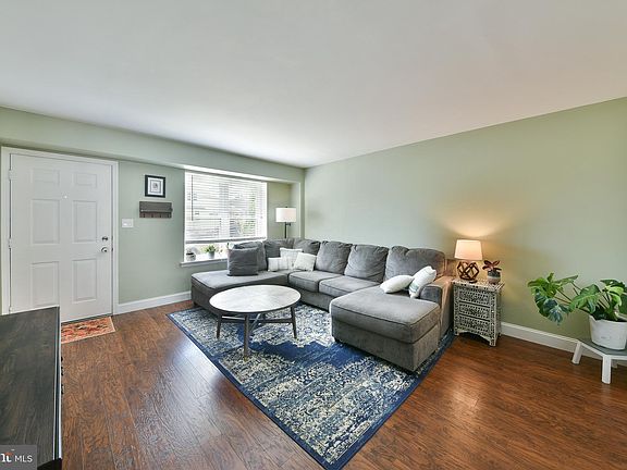 5th image of 729 Stanwood St