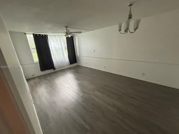 9471 Evergreen Pl APT 106, Davie, FL 33324