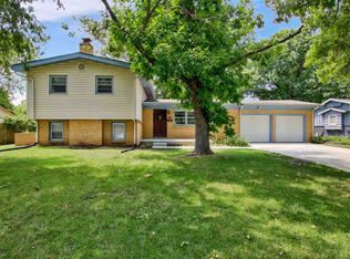 1213 Farmstead St, Wichita, KS 67208
