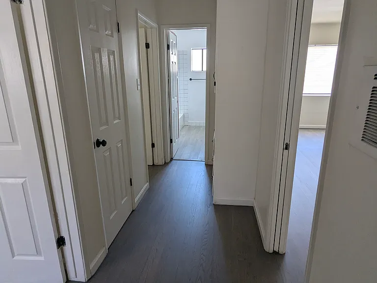 9236 California Ave — Photo 9