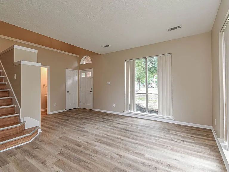 9523 Tallow Tree Dr — Photo 8