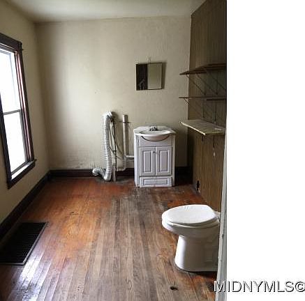 5th image of 4 Willow St