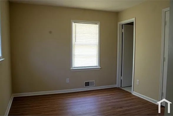 3 bed, 1200 sqft, $1,500 — Photo 3