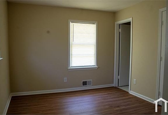 3rd image of 401 Springside Dr