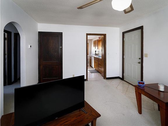 3rd image of 1233 Parallel St