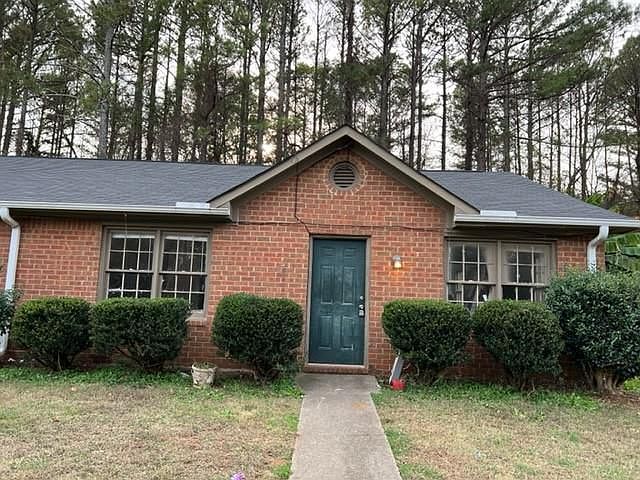 2nd image of 390 Freeport Dr