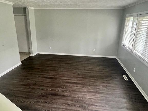 2nd image of 4038 N Sheridan Ave