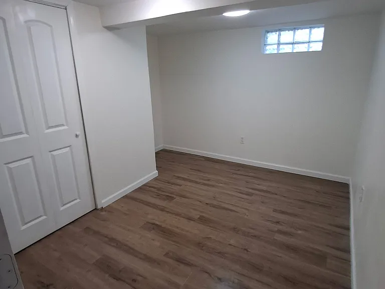 379 W Stewart St — Photo 13